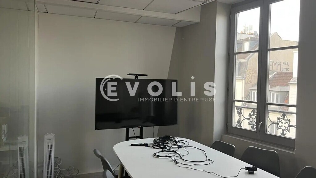 Location Bureaux 170 m² - Photo 1