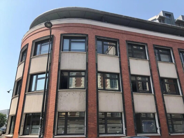 Office in Rennes for lease - Building Photo - Image 2 of 8