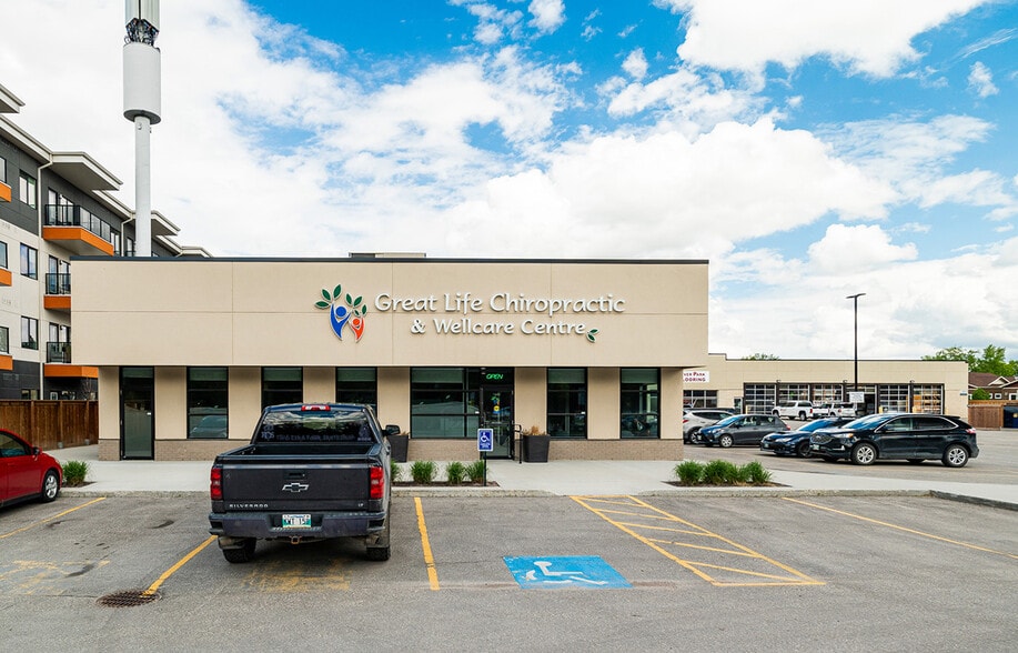 1645 St Mary's Rd, Winnipeg, MB for lease - Building Photo - Image 3 of 4