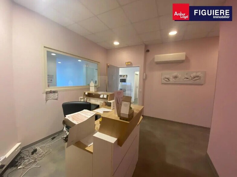 Office in Istres for lease - Interior Photo - Image 3 of 9