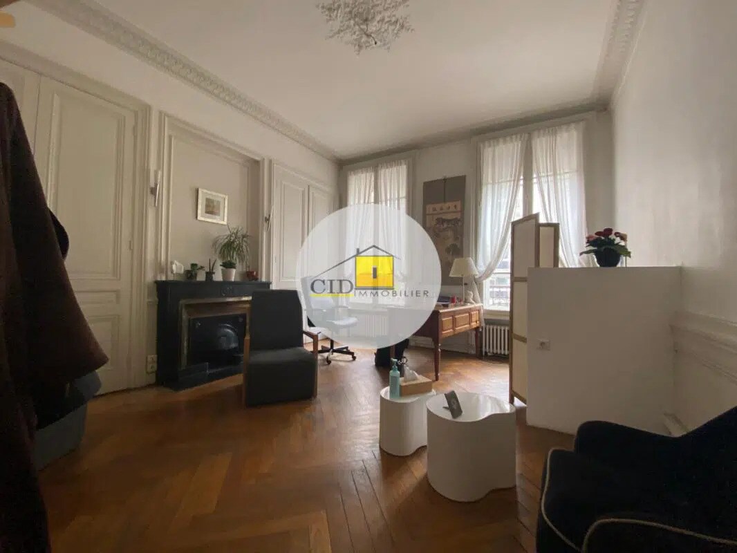 Office in Lyon for lease Interior Photo- Image 1 of 8