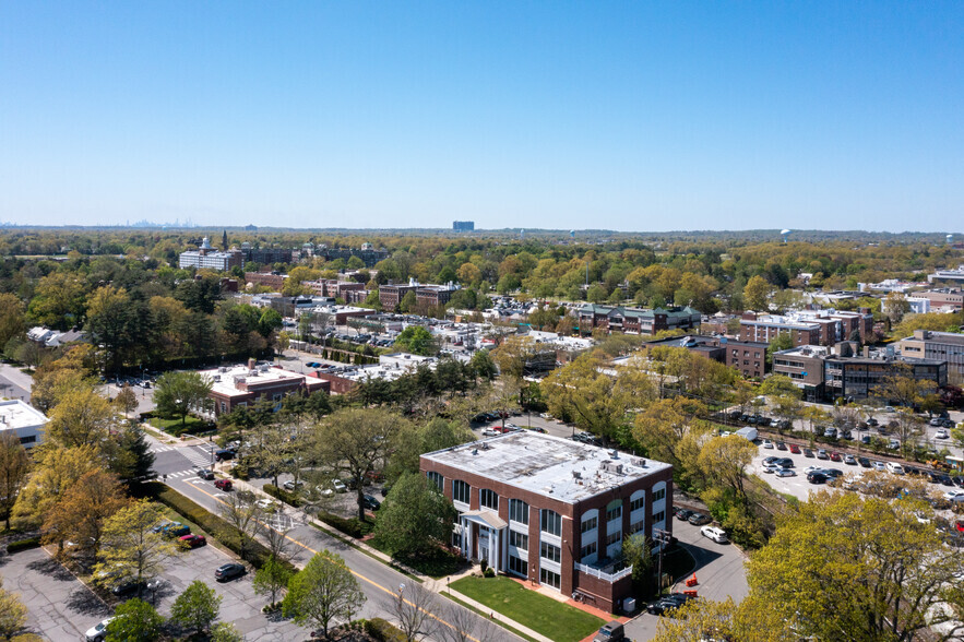 601 Franklin Ave, Garden City, NY for sale - Aerial - Image 3 of 6