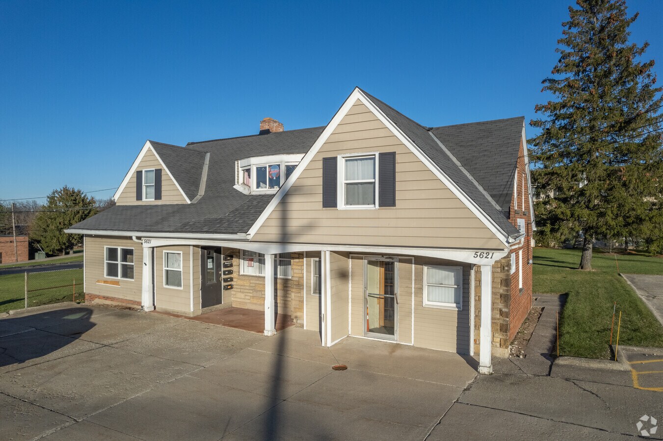 5621 Broadview Rd, Parma, OH 44134