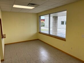 340 E Ann St, Kaukauna, WI for lease Interior Photo- Image 2 of 12