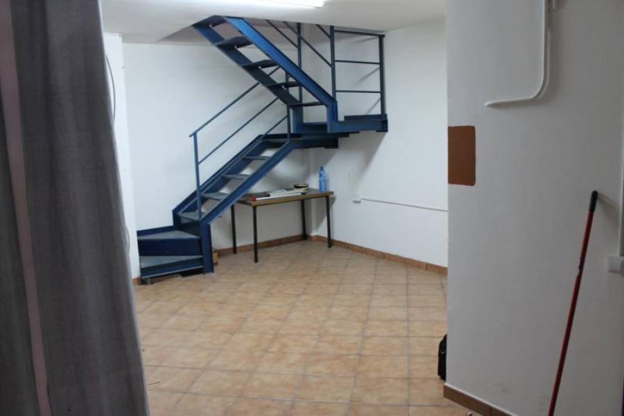 Sant Andreu de la Barca, BAR 08740 - Unit Es4-Pt01 - - Interior Photo - Image 2 of 2