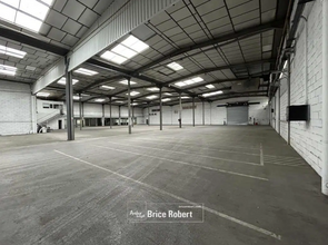 Industrial in Vaulx-en-Velin for lease Interior Photo- Image 2 of 4