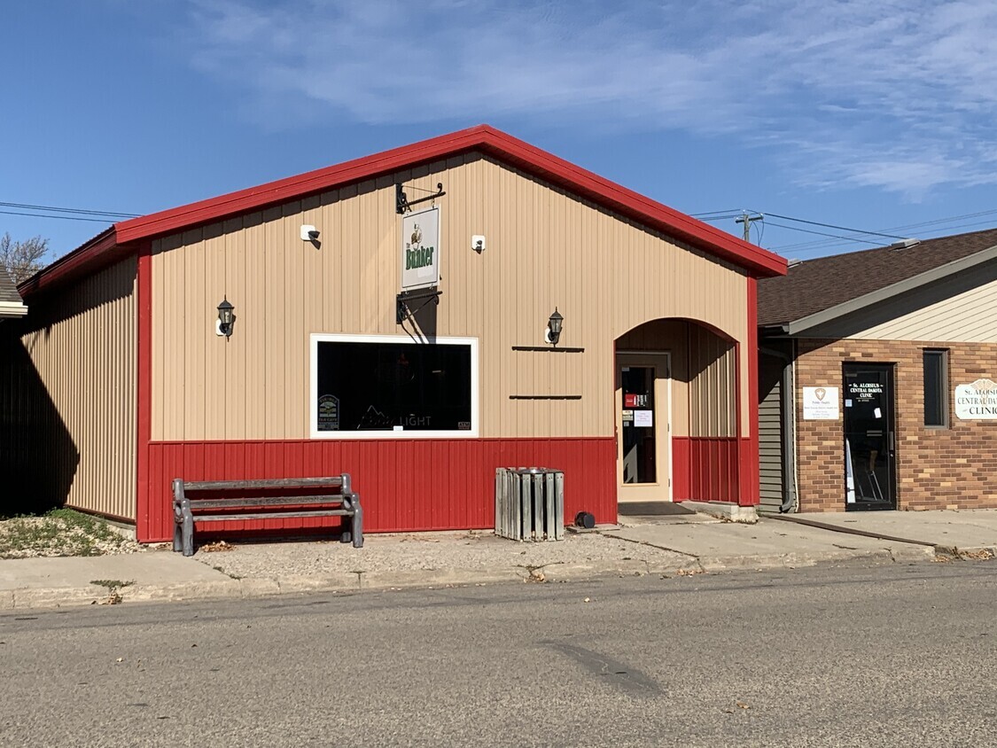 69 Main Ave, Fessenden, ND for sale Primary Photo- Image 1 of 1