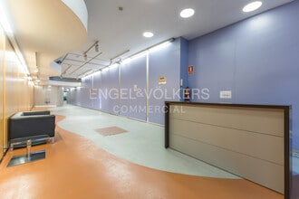 Office/Retail in Barcelona, Barcelona for lease Interior Photo- Image 2 of 36