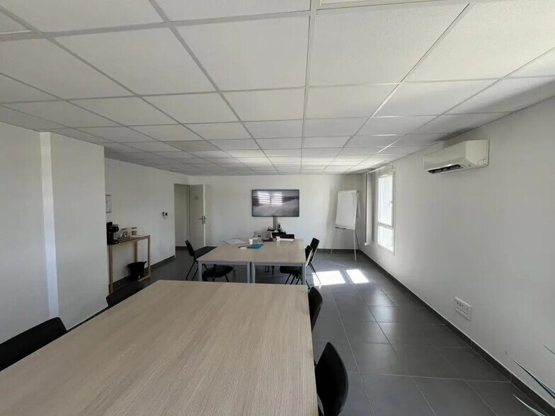 Office in La Seyne-sur-Mer for sale - Building Photo - Image 3 of 6