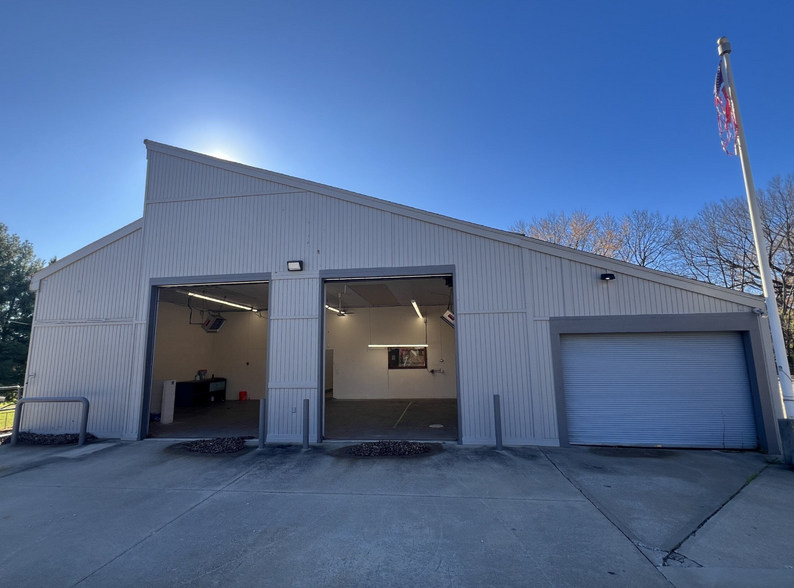 7801 Blue Ridge Blvd, Kansas City, MO for lease - Building Photo - Image 2 of 12