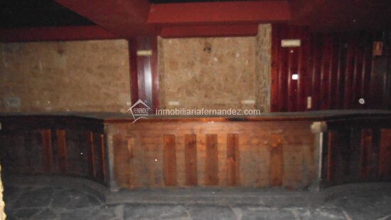 Retail in Cáceres for lease - Building Photo - Image 3 of 8