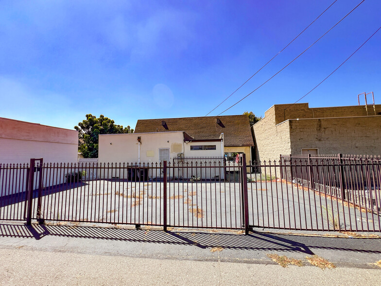 1213 E Chapman Ave, Fullerton, CA for sale - Building Photo - Image 3 of 5