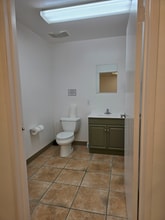 21250 Califa St, Woodland Hills, CA for lease Interior Photo- Image 1 of 8