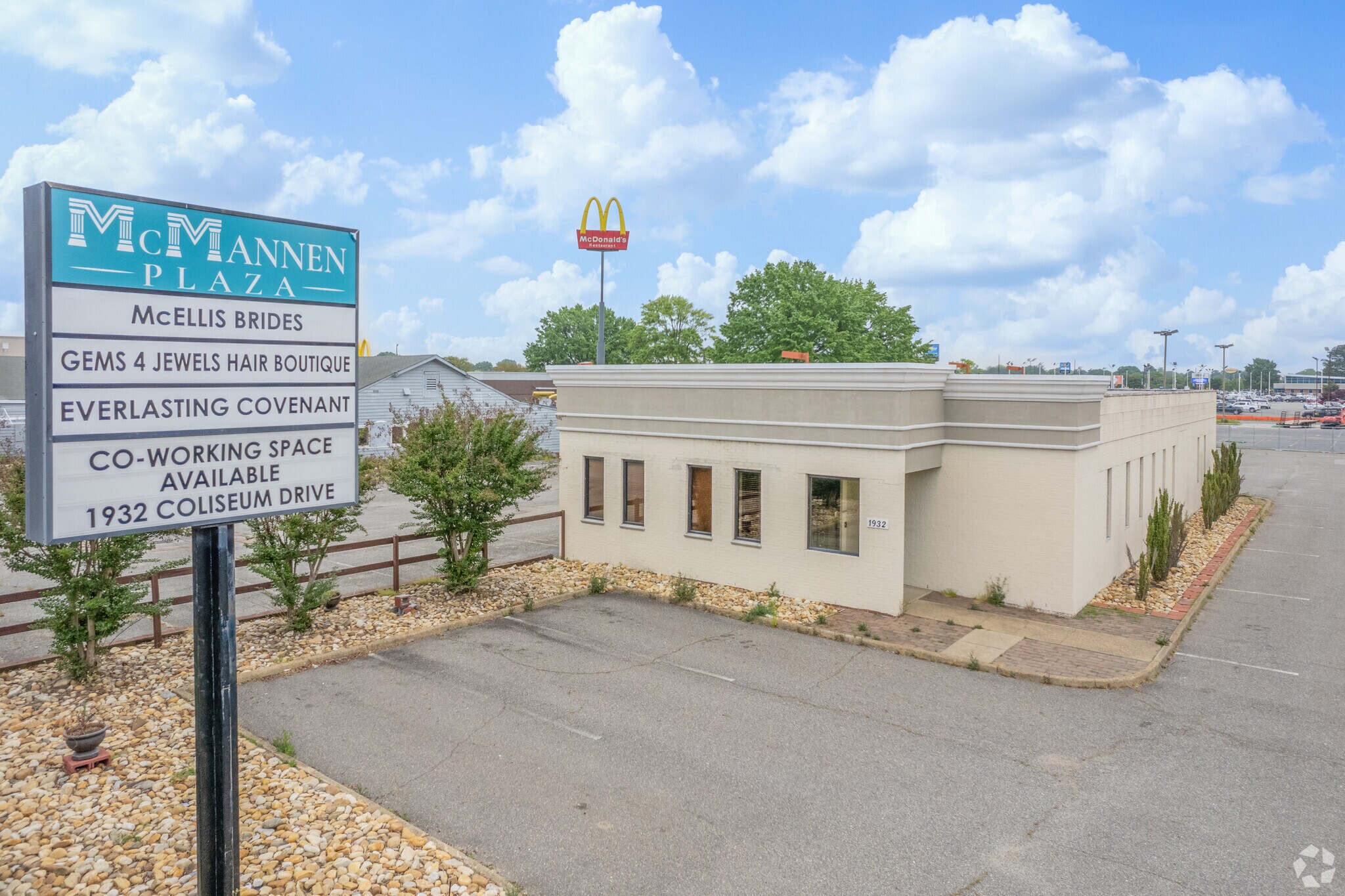 1932 Coliseum Dr, Hampton, VA for sale Primary Photo- Image 1 of 1