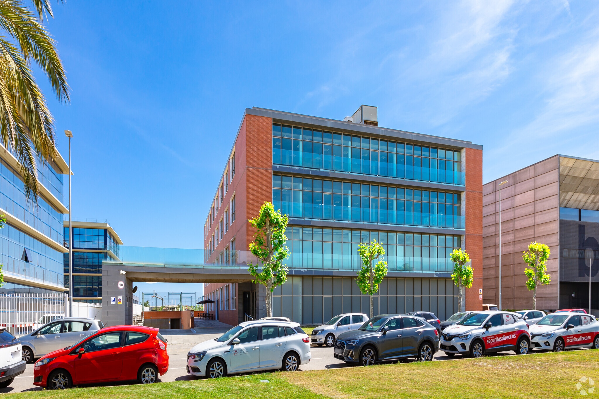 Avinguda del Baix Llobregat, 5, El Prat de Llobregat, Barcelona for lease Primary Photo- Image 1 of 5