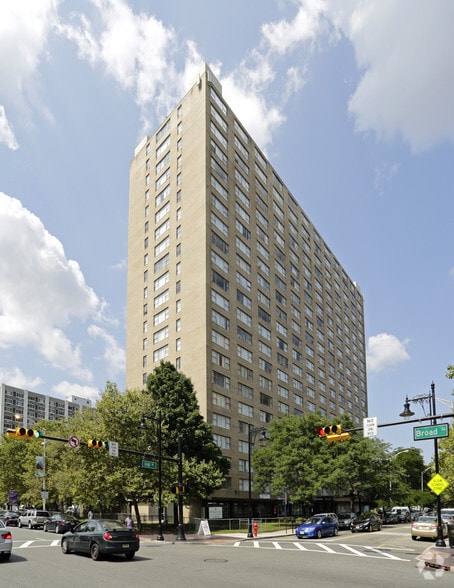 10 Hill St, Newark, NJ for sale - Primary Photo - Image 1 of 1