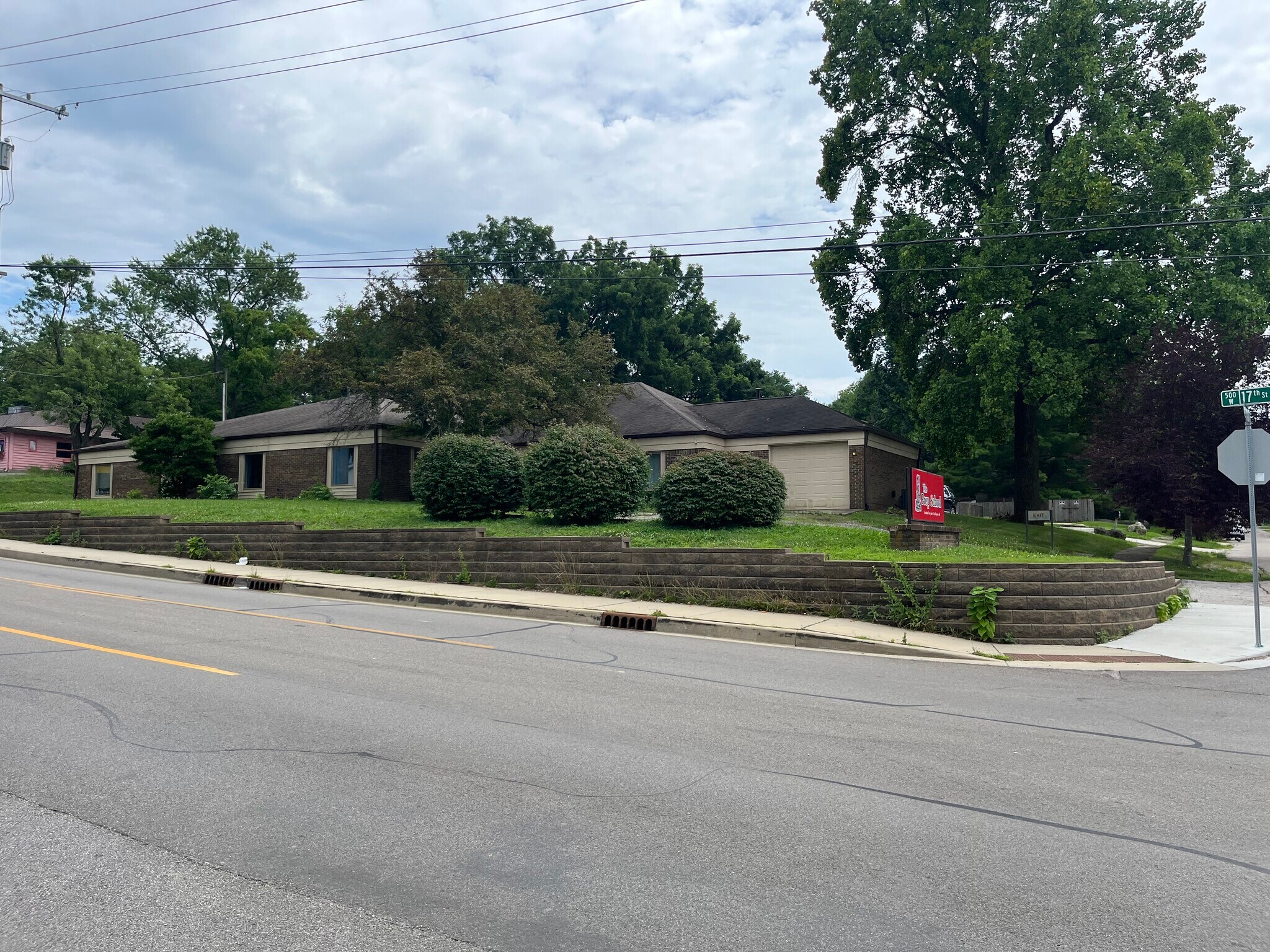 525 W 17th St, Bloomington, IN for sale Primary Photo- Image 1 of 22