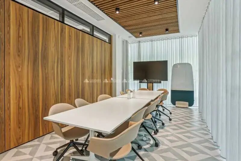 40-52 Boulevard Du Parc, Neuilly-sur-Seine for lease - Interior Photo - Image 3 of 15