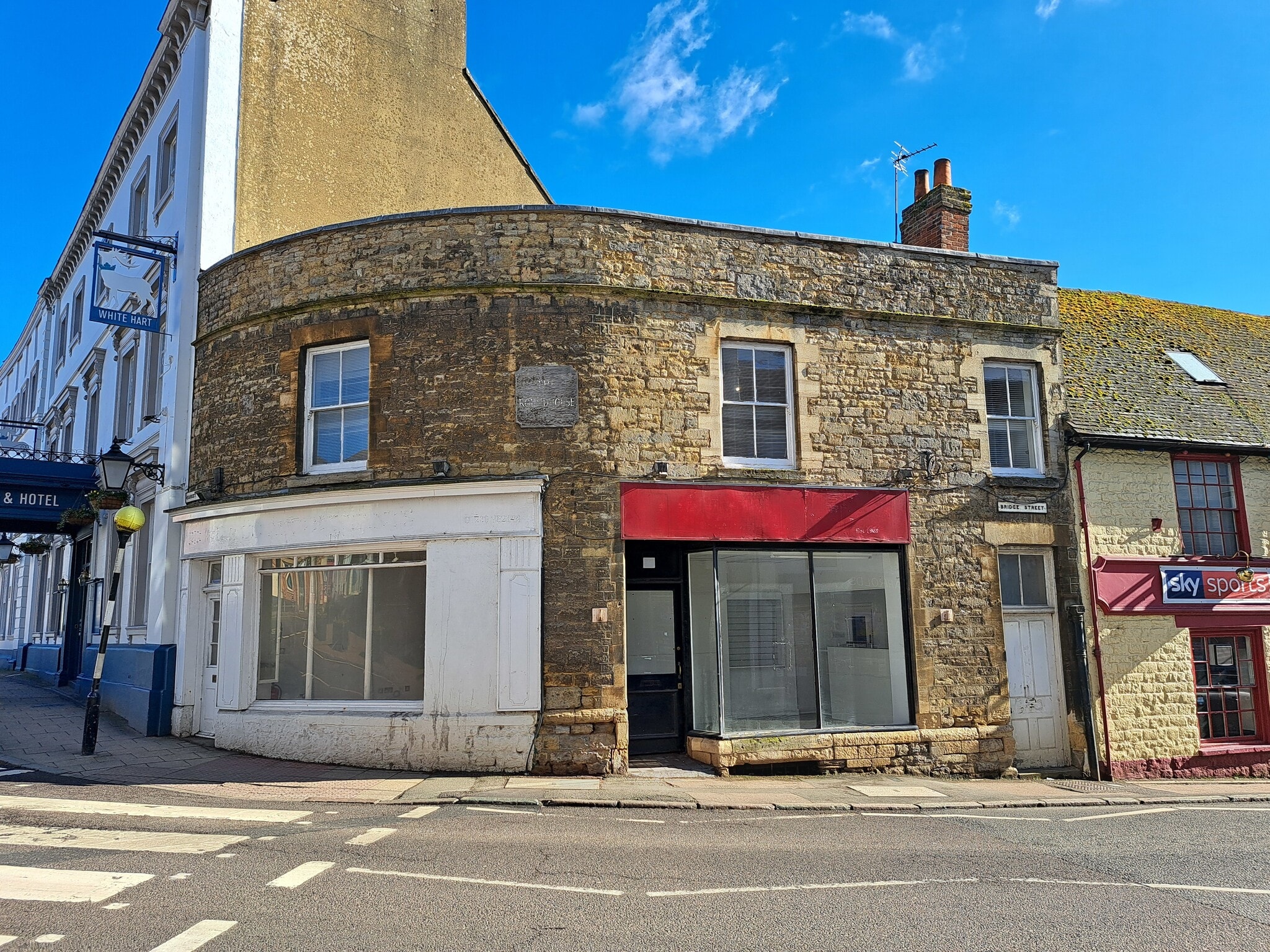 25 Bridge St & 1 Market Sq, Buckingham for sale Primary Photo- Image 1 of 1