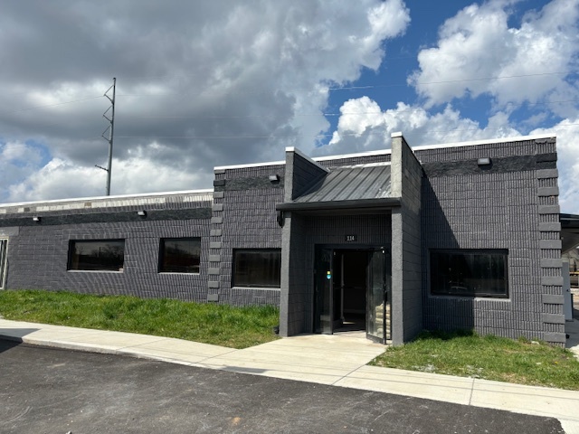 110-114 Taylor Industrial Blvd, Hendersonville, TN for lease - Building Photo - Image 1 of 4