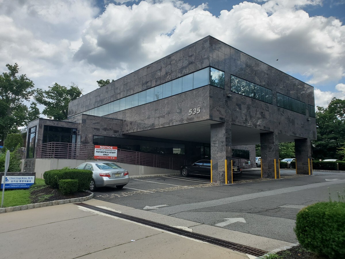 535 Grand Ave, Englewood, NJ 07631