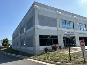 3935 Avion Park Ct, Chantilly, VA for lease Building Photo- Image 1 of 8