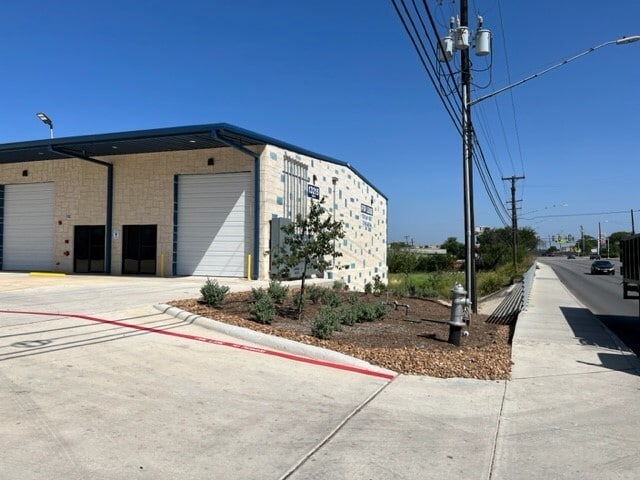 13215 Judson Rd, San Antonio, TX for lease - Building Photo - Image 3 of 17