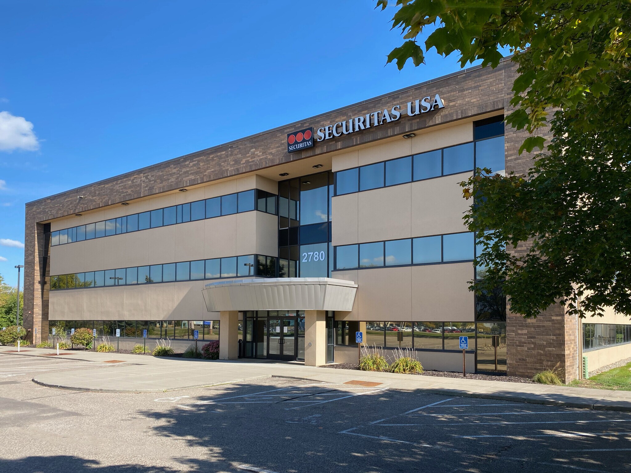 2780 Snelling Ave N, Roseville, MN for lease Building Photo- Image 1 of 39