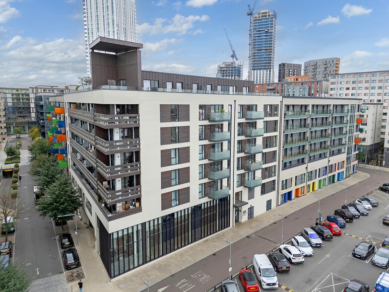 Waterside Way, London for lease - Primary Photo - Image 1 of 1