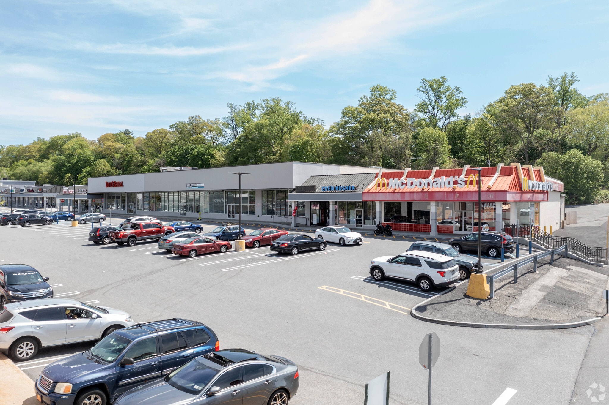 2550 Central Park Ave, Yonkers, NY for lease Building Photo- Image 1 of 1