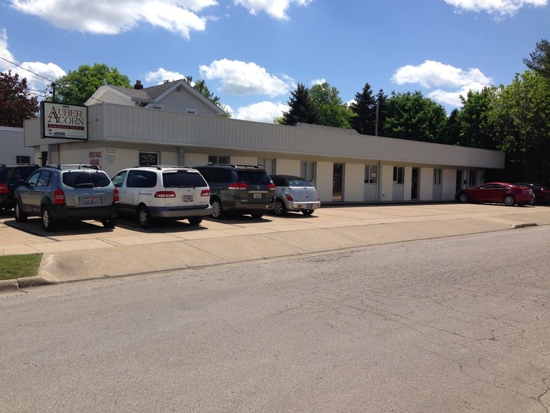 2034 Schiller Ave, Cuyahoga Falls, OH for lease - Building Photo - Image 3 of 4
