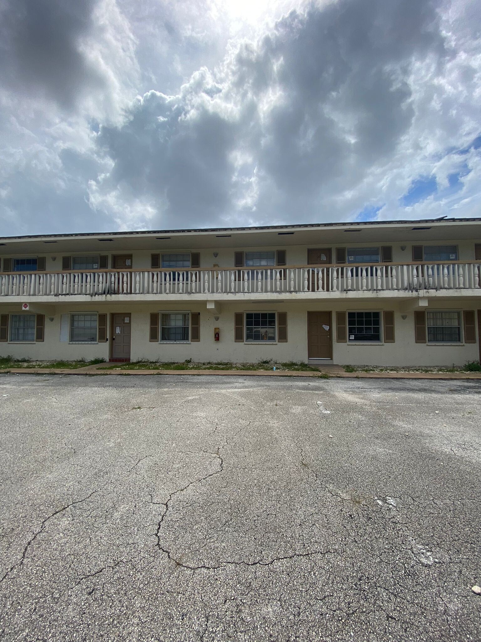 3990 Woodside Dr, Coral Springs, FL 33065 9 CONDO UNITS AT VILLA BIANCA 1014, 16, 22