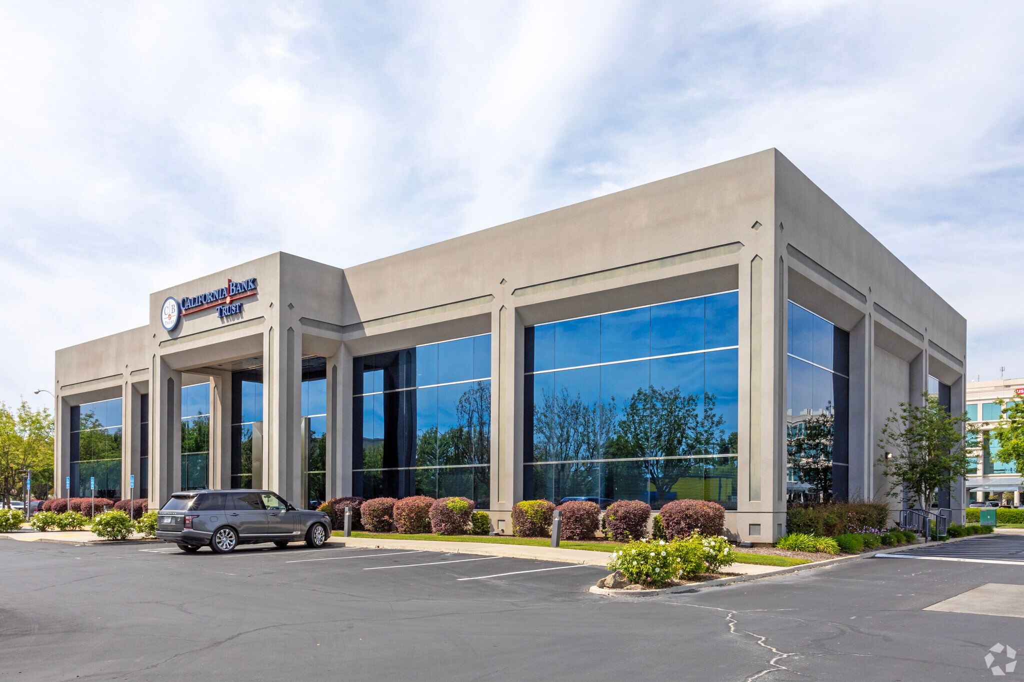 7060 N Fresno St, Fresno, CA for lease Primary Photo- Image 1 of 15