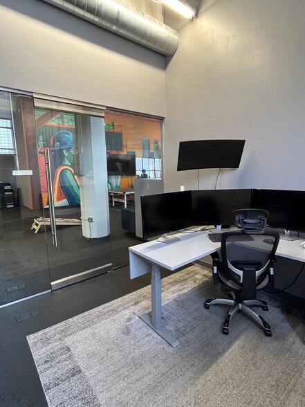 932 Wilson St, Los Angeles, CA for lease - Interior Photo - Image 3 of 32