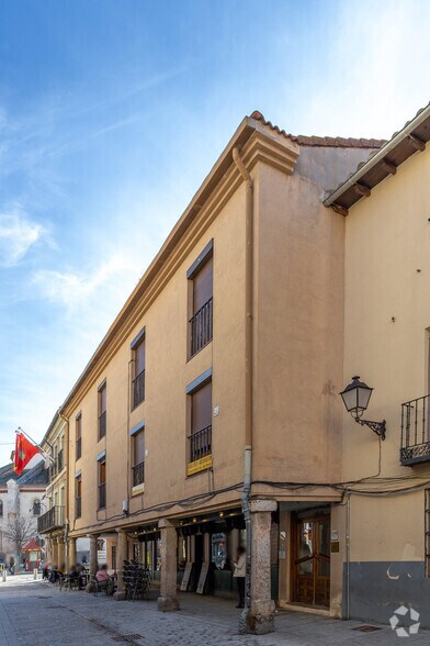 Calle San Felipe Neri, 3, Alcalá de Henares, Madrid for lease - Building Photo - Image 2 of 2