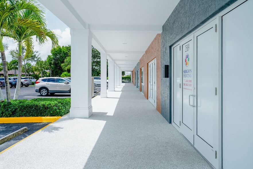 2585-2605 SE Federal Hwy, Stuart, FL for sale - Building Photo - Image 3 of 7