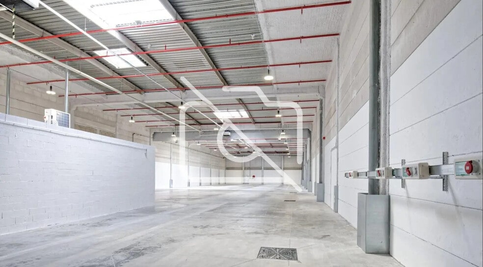 Office in Noisy-le-Sec for lease - Interior Photo - Image 2 of 5