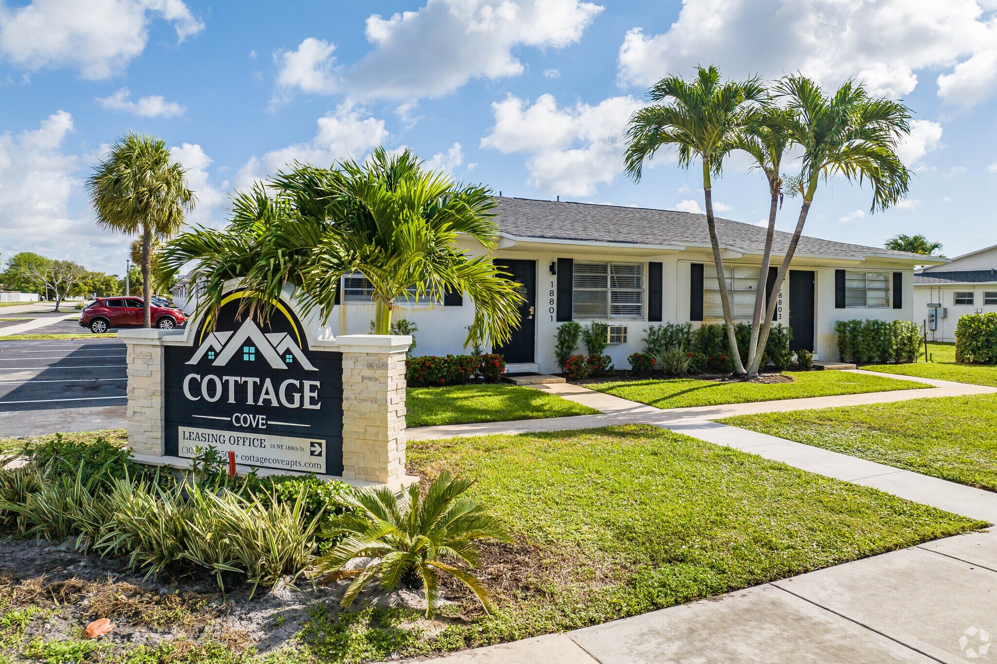 12 NE 188th St, Miami, FL for sale Primary Photo- Image 1 of 1