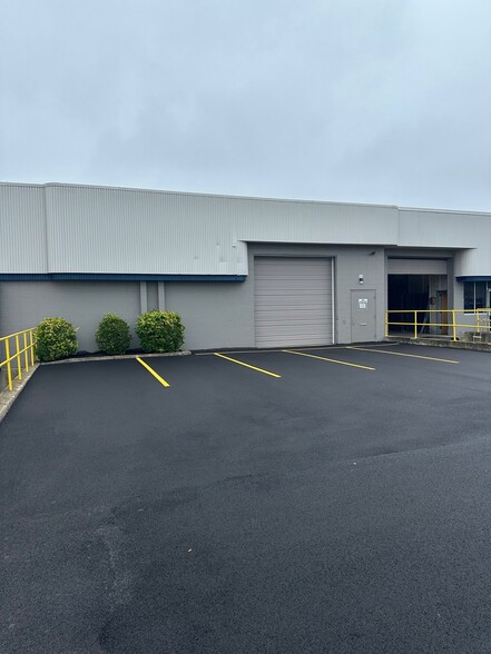 91-101 Benbro Dr, Cheektowaga, NY for lease - Building Photo - Image 3 of 12