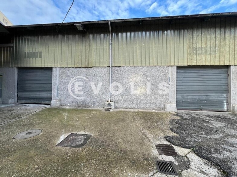 Flex in Lyon for lease - Building Photo - Image 1 of 13