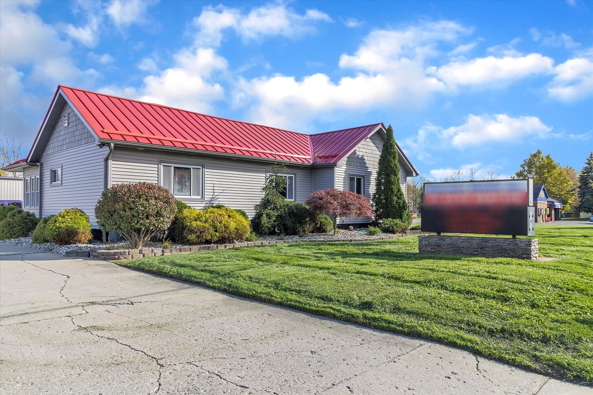 5043 Fenton Rd, Flint, MI for sale Building Photo- Image 1 of 1