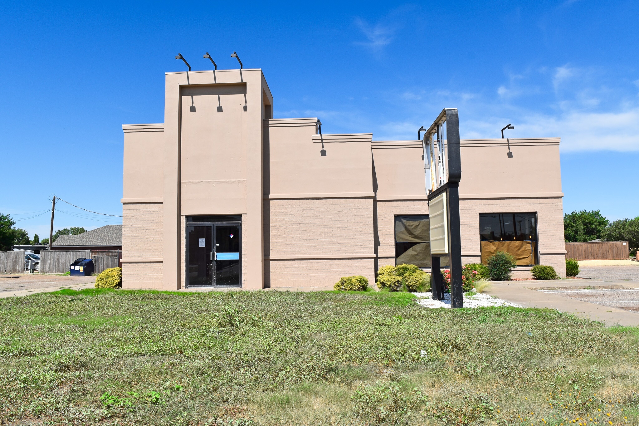 7902 University Ave, Lubbock, TX for lease Building Photo- Image 1 of 24