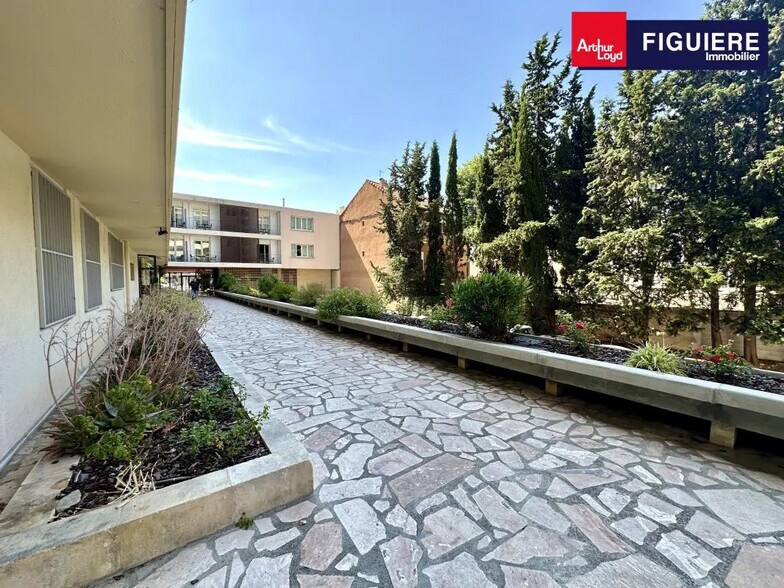 Office in Aix-en-Provence for lease - Building Photo - Image 3 of 10