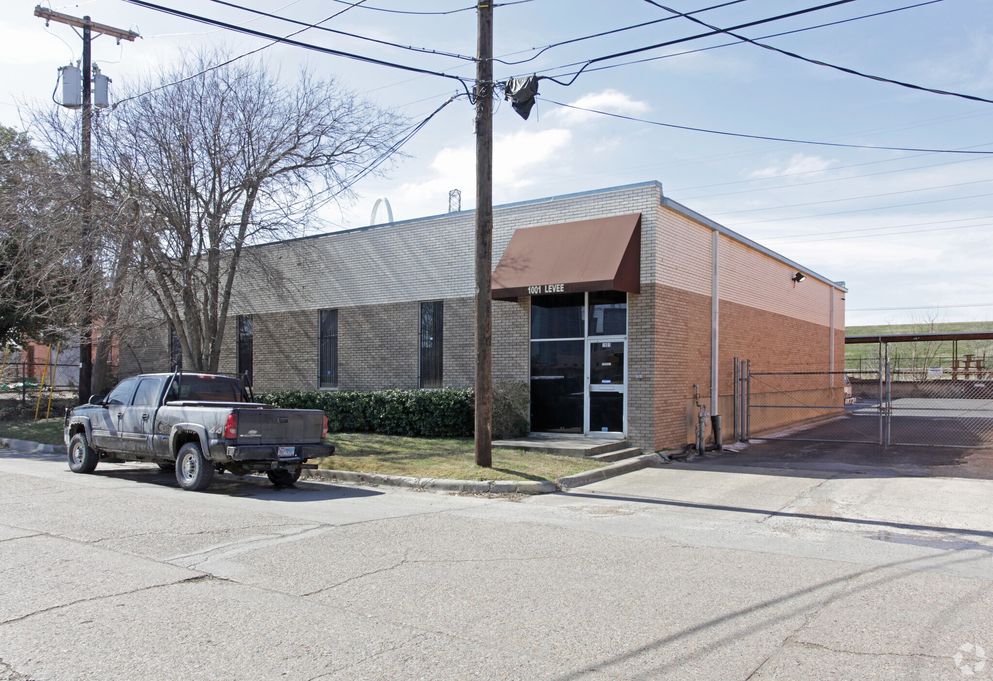 1001 E Levee St, Dallas, TX for sale Primary Photo- Image 1 of 1