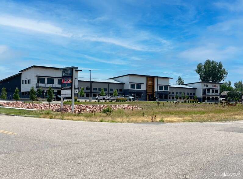 5002 Marketplace Dr, Johnstown, CO for lease - Building Photo - Image 1 of 6