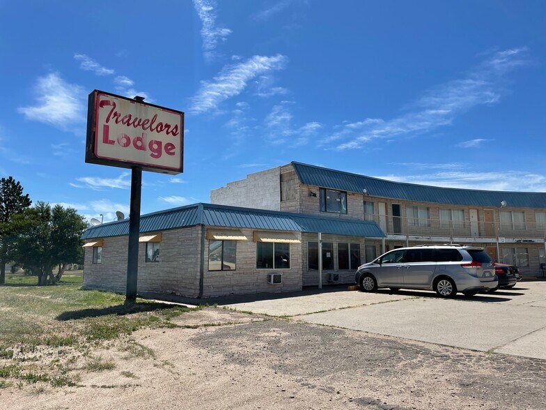 609 E 15th St S, Eads, CO 81036