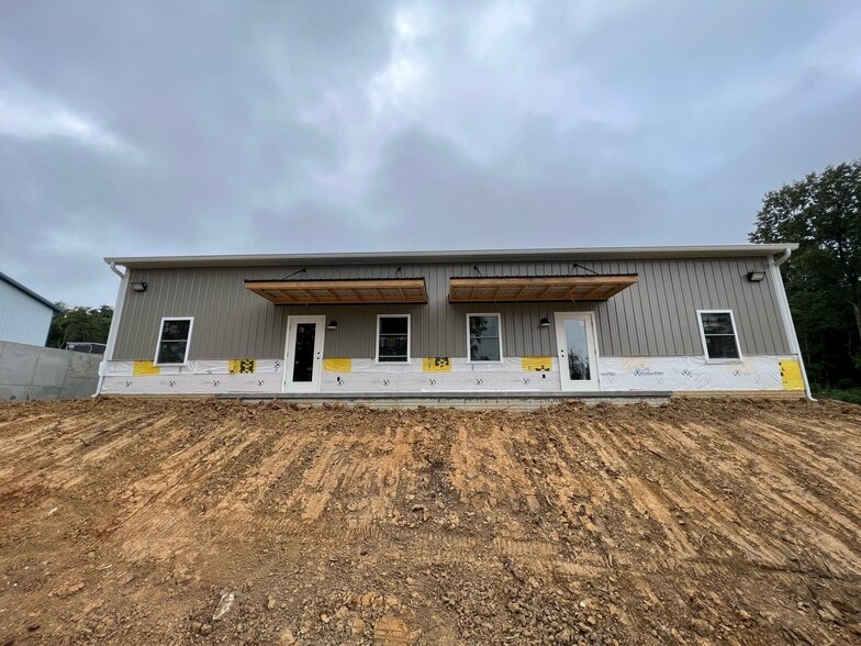 3139 N Westbury Village Dr Warehouses portfolio of 4 properties for sale on LoopNet.com - Primary Photo - Image 1 of 6