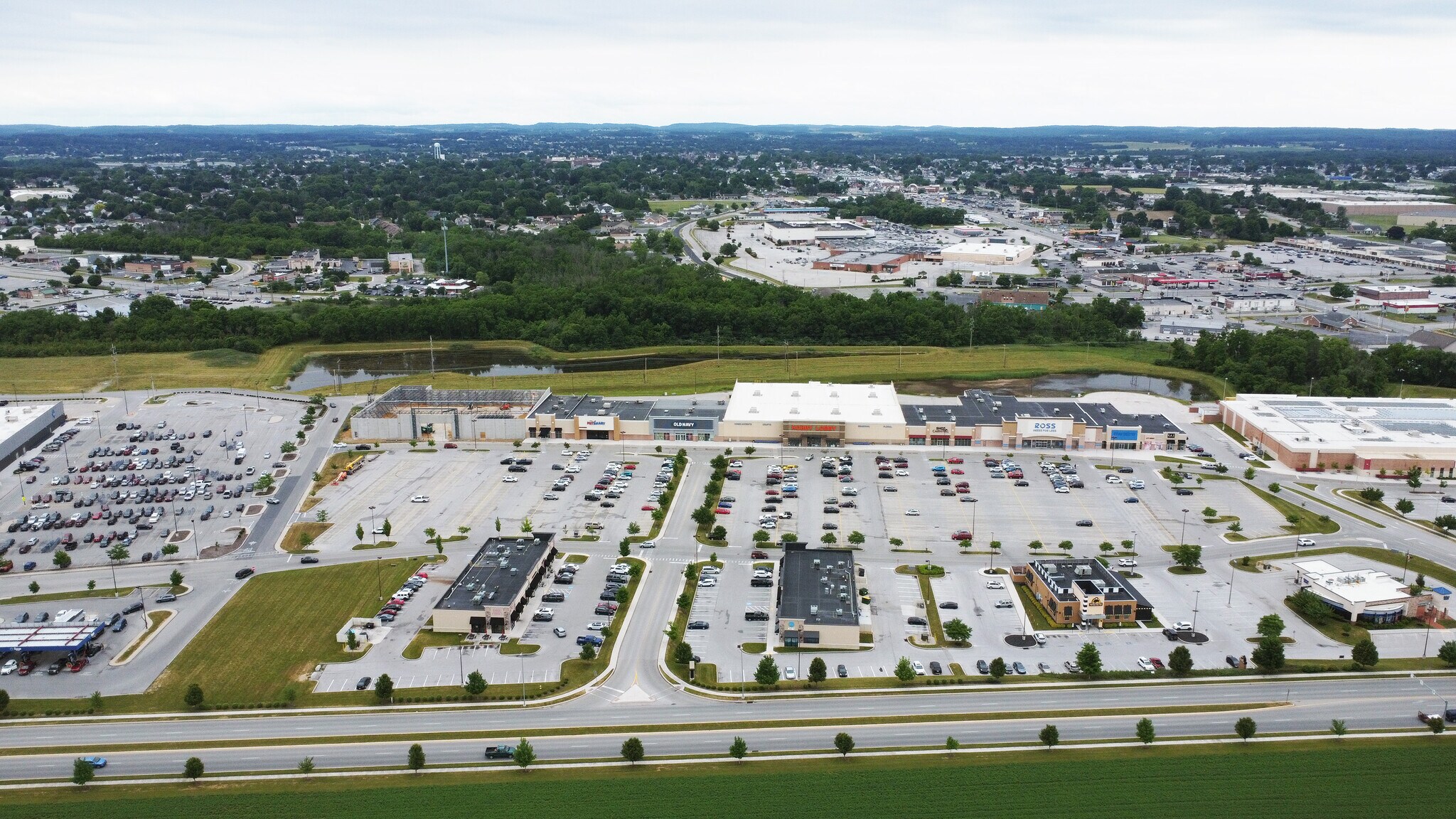 31 Wilson Ave, Hanover, PA 17331 Gateway Hanover Shopping Center