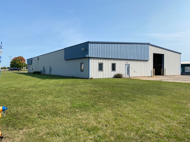 801 Prosper St, De Pere, WI for lease - Building Photo - Image 1 of 7