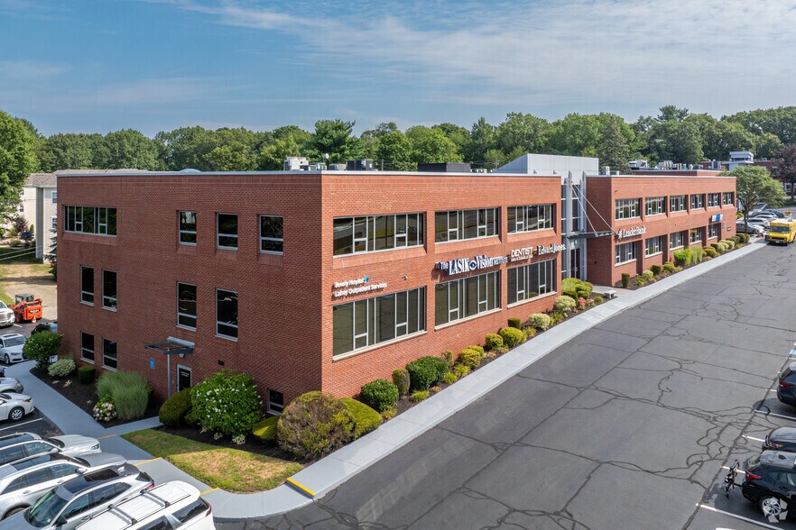 50 Burlington Mall Rd, Burlington, MA for lease - Building Photo - Image 3 of 19